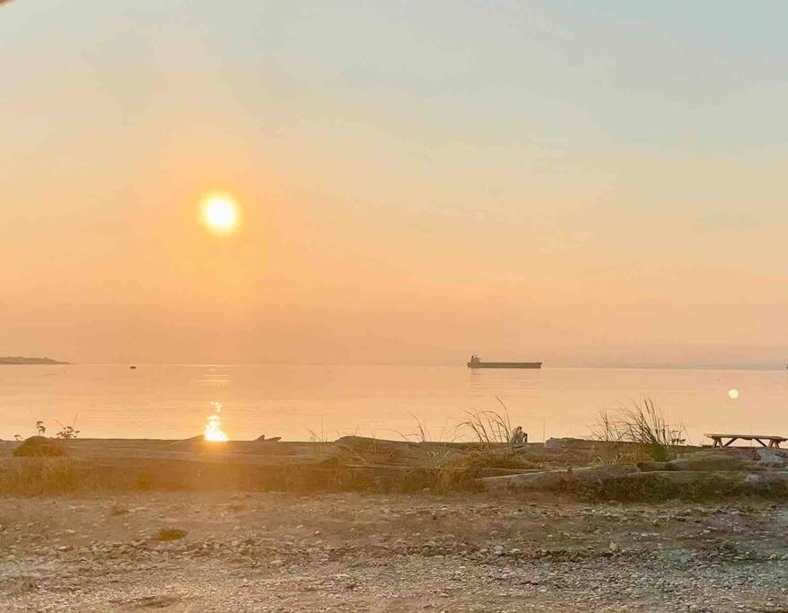 ויקטוריה Sunrise Escape - Close To The Beach! מראה חיצוני תמונה